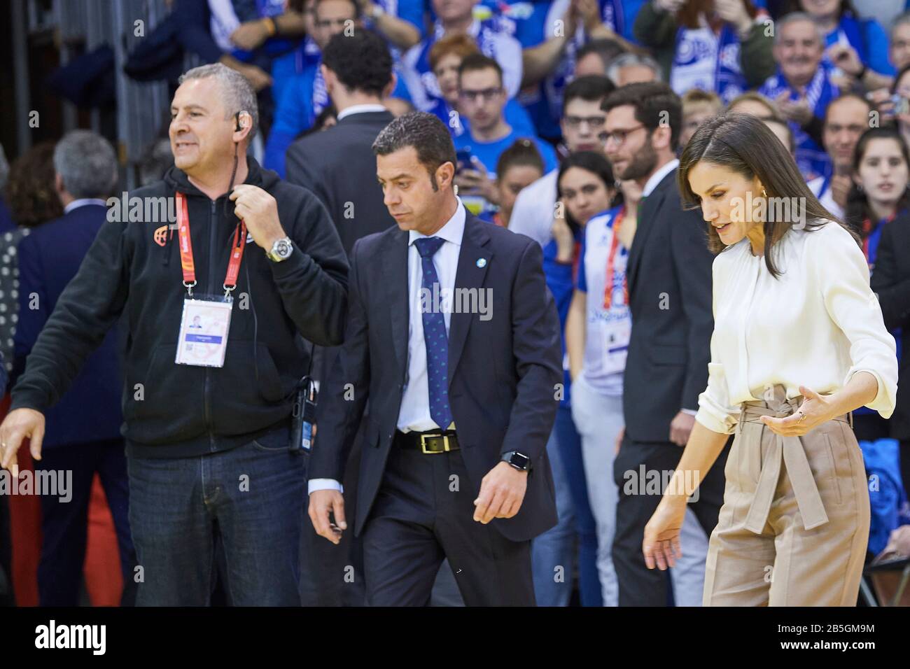 Salamanque, Castilla Leon, Espagne. 8 mars 2020. La reine Letizia d'Espagne assiste au match final du Panier de la coupe de la Reine d'Espagne ''˜entre Perfumerias Avenida (gagnant) et Uni Girona à Pabellon Multiusos Sanchez Paraiso le 8 mars 2020 à Salamanque, Espagne crédit: Jack Abuin/ZUMA Wire/Alay Live News Banque D'Images