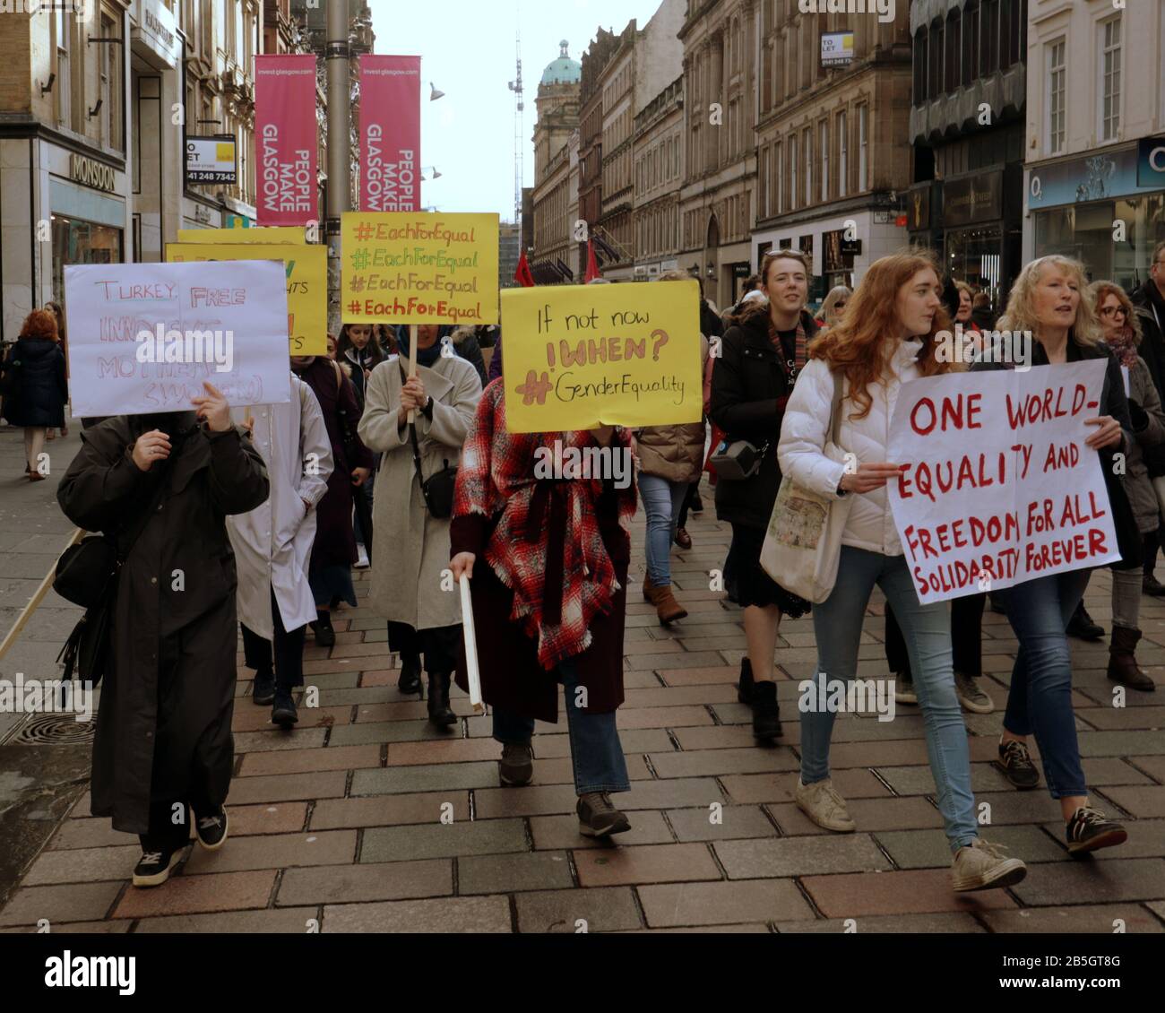 Glasgow, Ecosse, Royaume-Uni, 8 mars 2020: La journée internationale des femmes a vu une march4 femmes sur le style Mile of Scotland Buchanan Street. Copywrite Gerard Ferry/ Alay Live News Banque D'Images