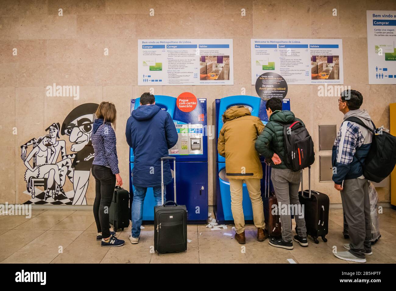 Billet d'achat pour les passagers à la station de métro de Lisbonne Portugal Banque D'Images