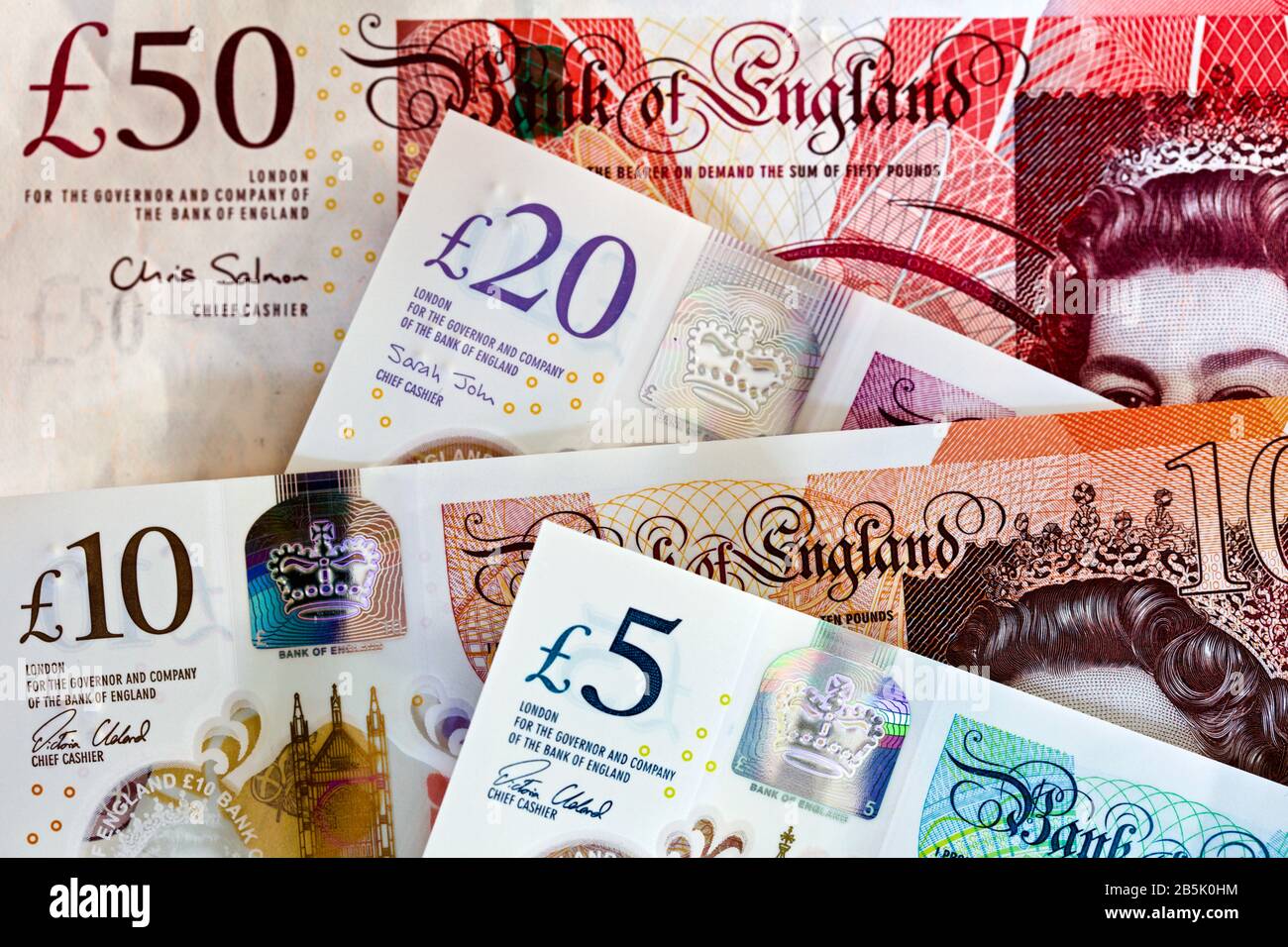 Bank of England 5 £, 10 £ et 20 £ billets en polymère et l'ancien billet en papier de 50 £ Banque D'Images