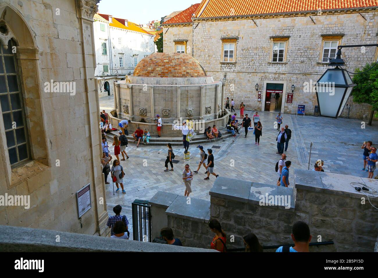 La Grande fontaine Onofrio ou la grande fontaine d'Onofrio à l'intérieur des murs de la vieille ville, Dubrovnik, Croatie Banque D'Images