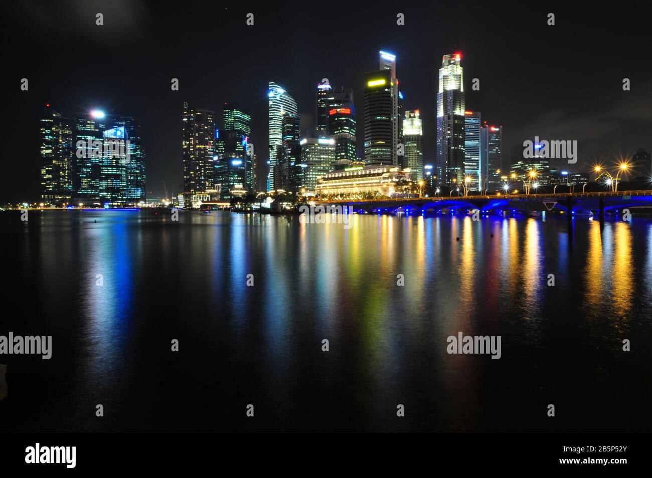 Singapour skyline at night Banque D'Images