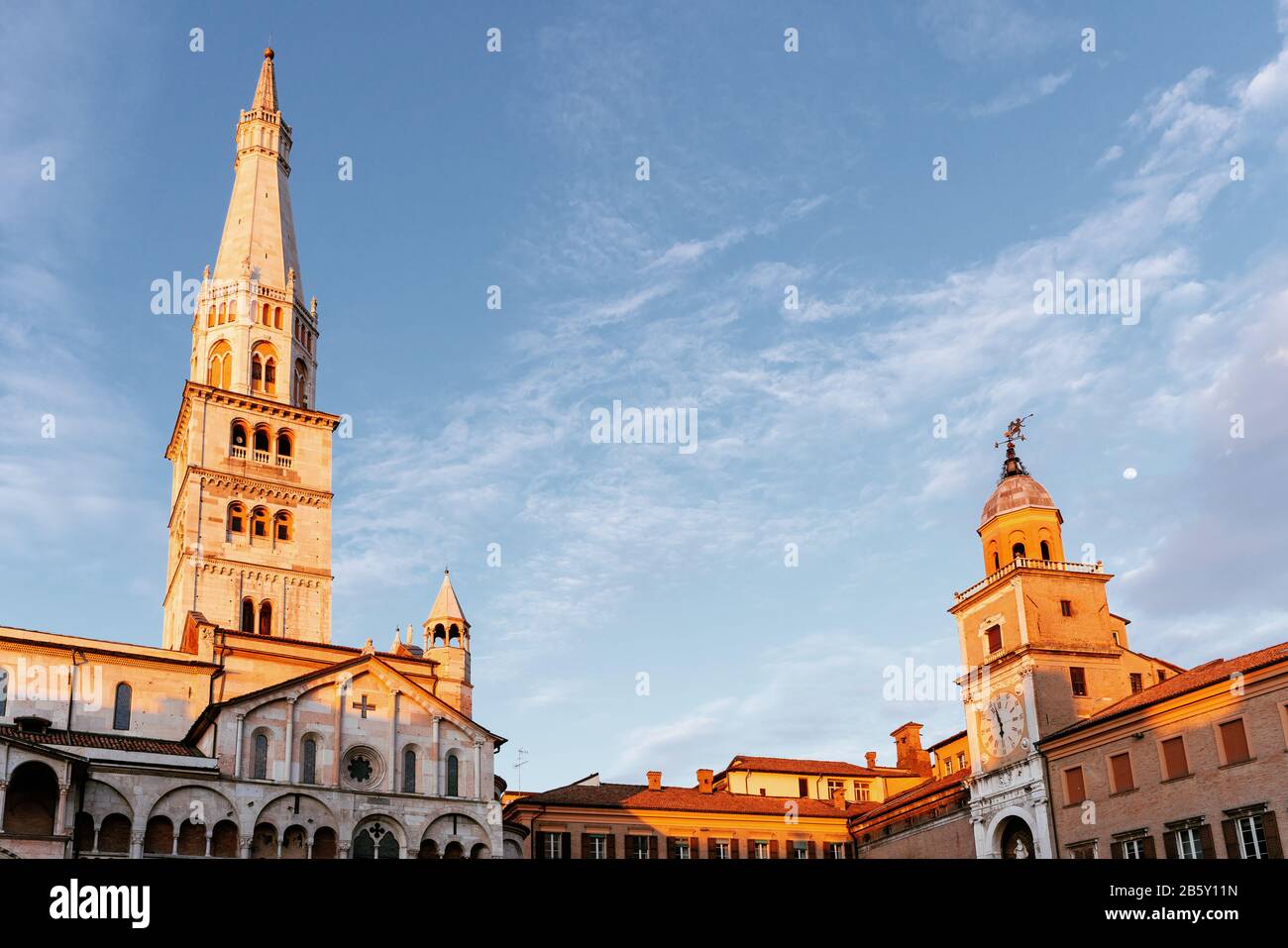 Coucher De Soleil À Modène, Emilie Romagne, Italie Banque D'Images