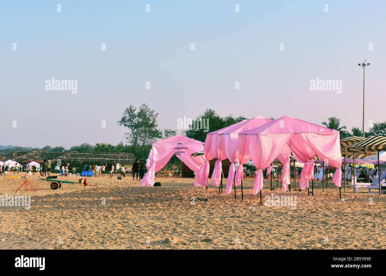 lune de miel et destination désherbage situé sur la plage de goa Banque D'Images