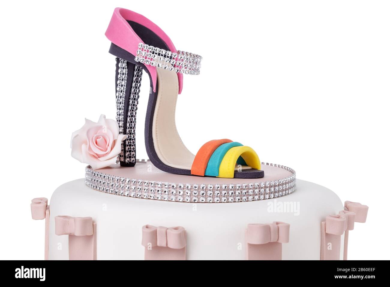 Détails du gâteau de mariage, chaussure pour femme avec talon en pâte de sucre. Banque D'Images