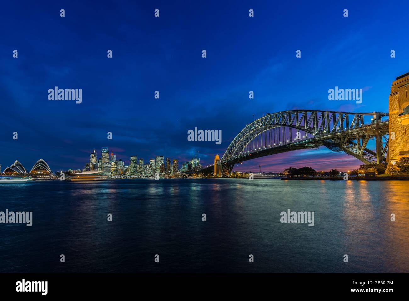 Sydney Harbour Bridge, Opéra, Cityscape, Dusk, Blue Hour, Australie Banque D'Images