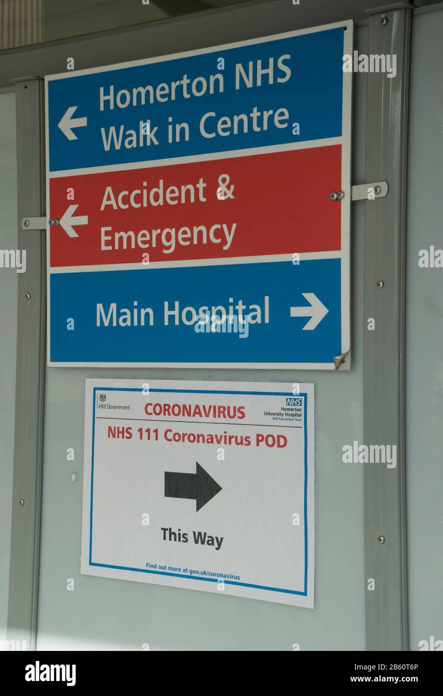 Panneaux indiquant Coronavirus pod à l'hôpital NHS de Homerton à Londres, en Angleterre, au Royaume-Uni Banque D'Images