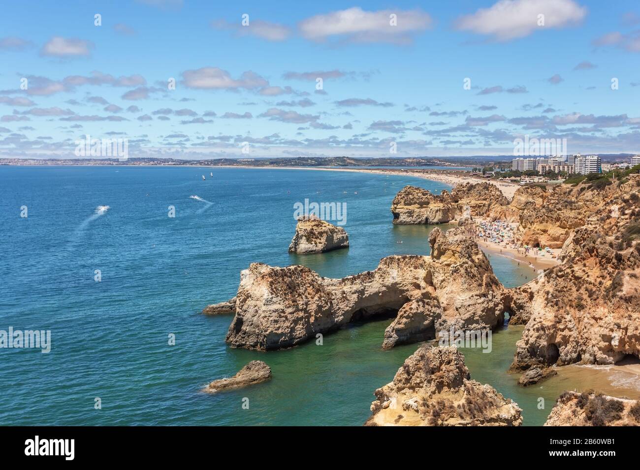 Belles plages portugaises avec rochers. Portimao Portugal Banque D'Images