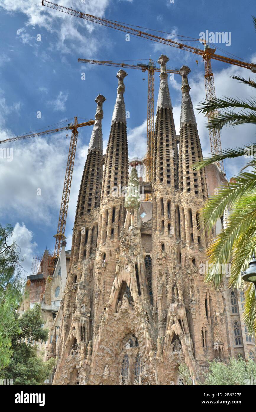 Barcelone, ESPAGNE - 9 AOÛT 2015 : la Sagrada Familia est une célèbre cathédrale conçue par l'architecte catalan Antoni Gaudi. Patrimoine Mondial De L'Unesco Banque D'Images
