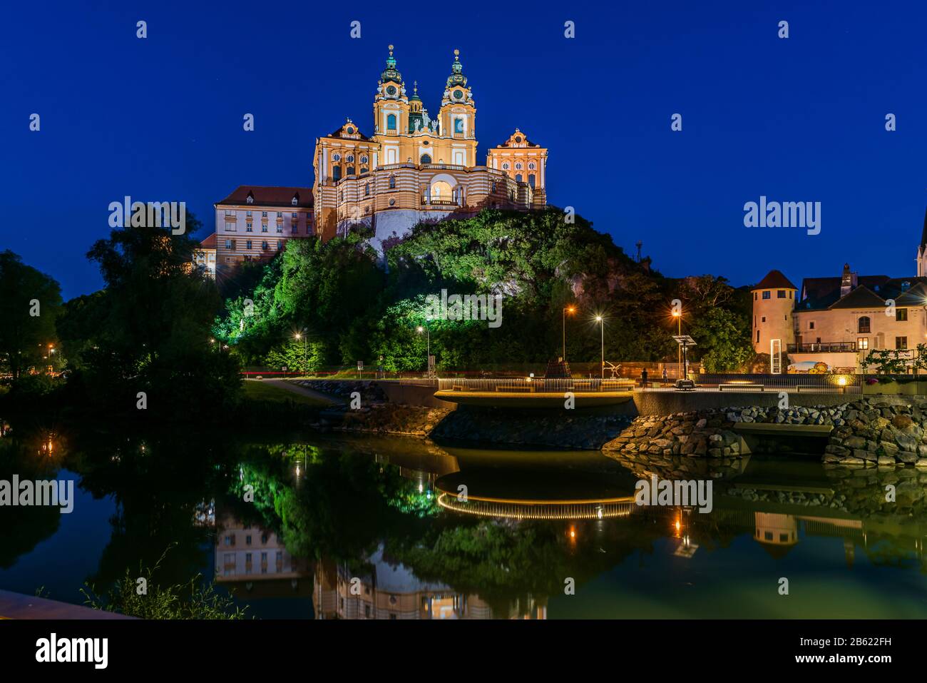 Melk, AUTRICHE - 24 JUILLET 2019 : l'abbaye de Melk est une abbaye bénédictine au-dessus de la ville de Melk, Basse-Autriche, Autriche, sur un affleurement rocheux dominant le Da Banque D'Images
