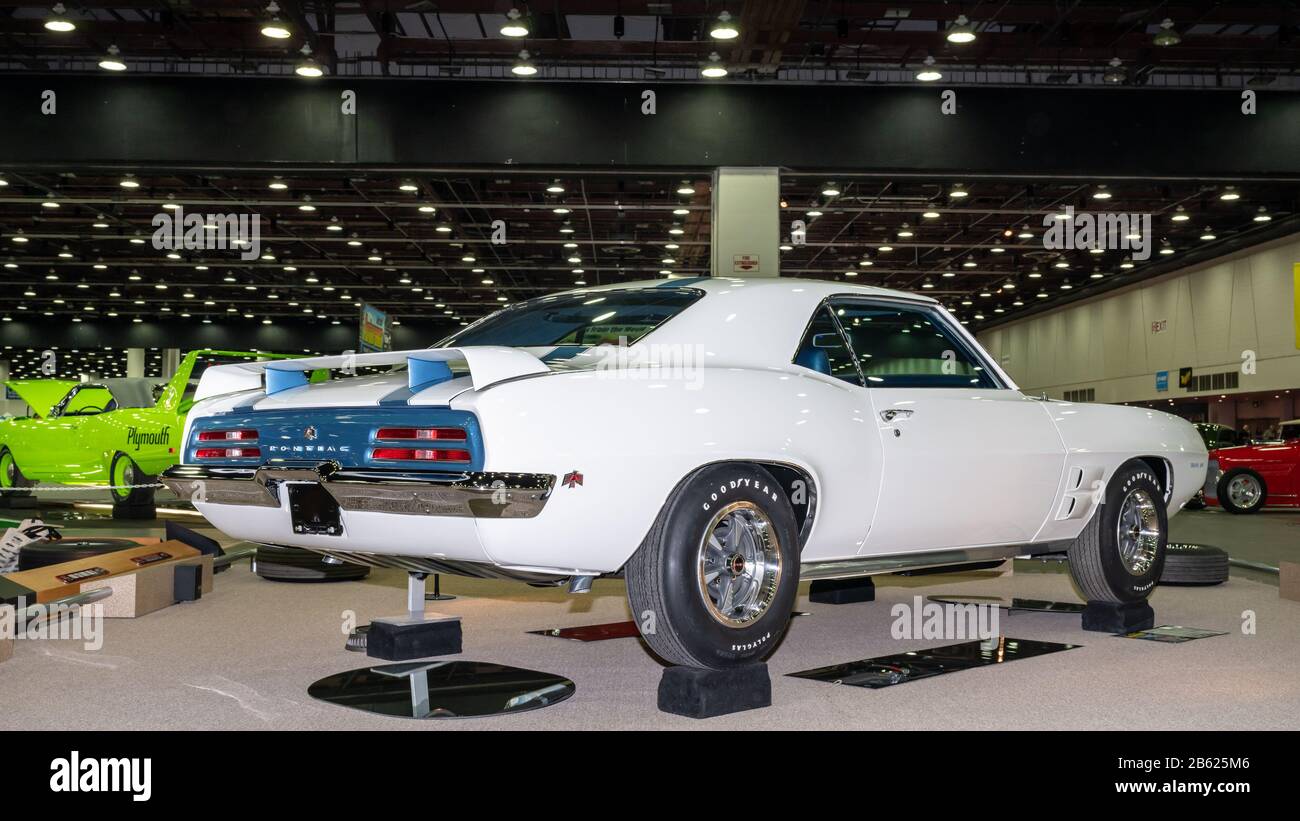 Detroit, MI/USA - 28 février 2020 : une restauration Pontiac Firebird Trans Am de 1969, exposée à l'autoroute Detroit. Banque D'Images