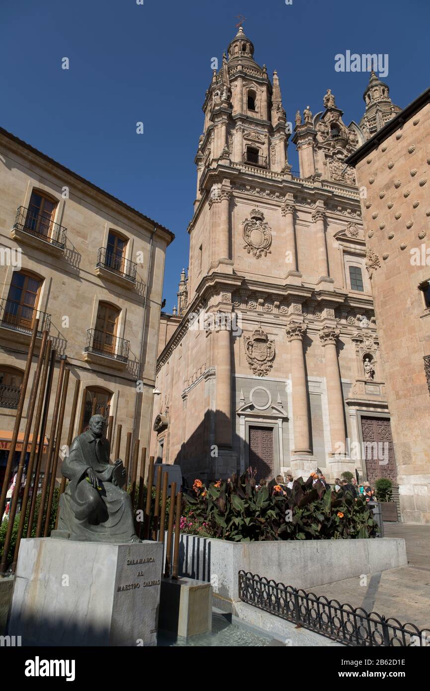 Statue du Maestro Salinas et de la Clericía à Salamanque en Castille-Léon Espagne Banque D'Images