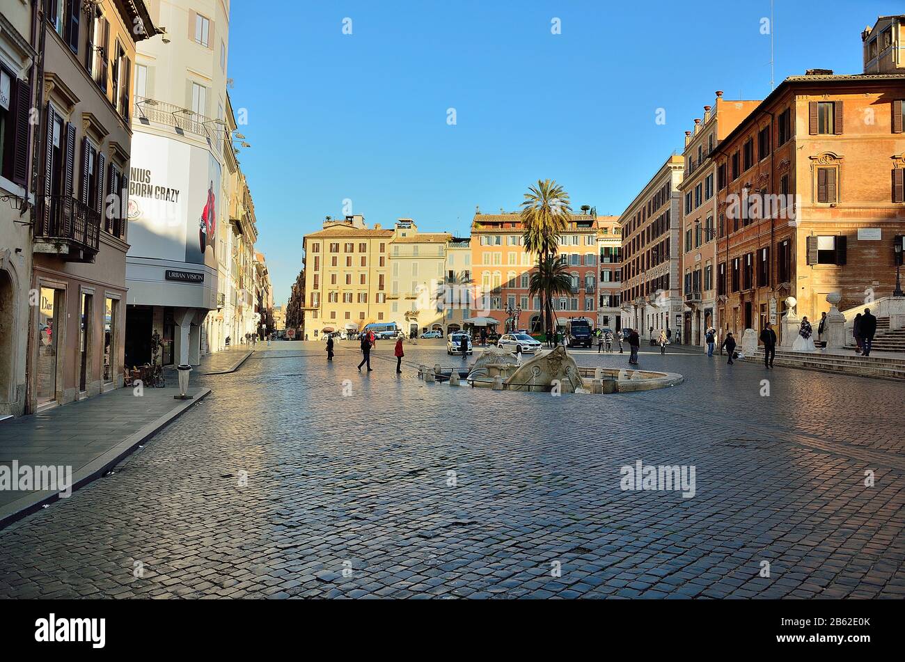 Les rues et places de Rome (presque vides) en début de matinée Banque D'Images