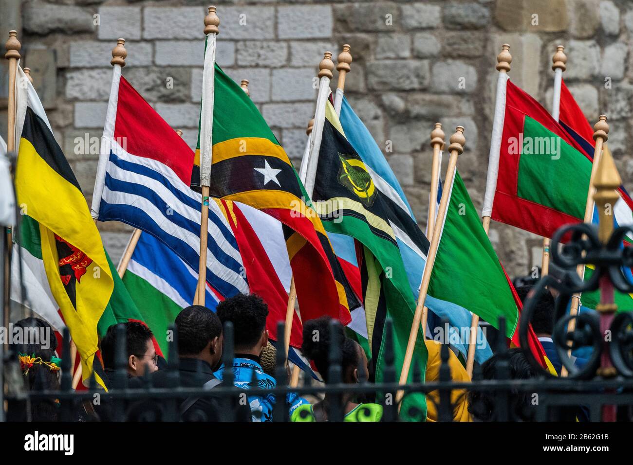 Westminster Abbey, Londres, Royaume-Uni. 9 mars 2020. Des drapeaux attendent le départ de teh Royals - un service pour commémorer le Commonwealth est assisté par la famille royale et des représentants des pays du Commonwealth, à l'abbaye de Wrestminster, Londres. Crédit: Guy Bell/Alay Live News Crédit: Guy Bell/Alay Live News Banque D'Images