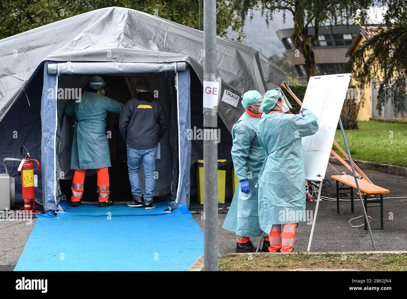 Italie, région de Lombardie, Brescia, 9 mars 2020 : épidémie du virus Covid-19. Urgence Du Coronavirus. Dans la photo ceckpoint et le point de triage à Civile H Banque D'Images