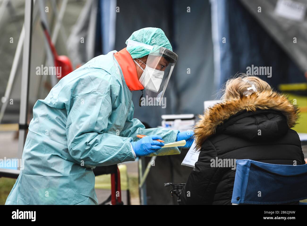 Italie, région de Lombardie, Brescia, 9 mars 2020 : épidémie du virus Covid-19. Urgence Du Coronavirus. Dans la photo ceckpoint et le point de triage à Civile H Banque D'Images