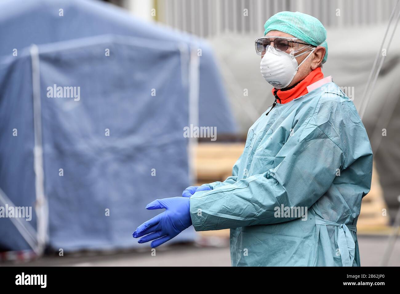 Italie, région de Lombardie, Brescia, 9 mars 2020 : épidémie du virus Covid-19. Urgence Du Coronavirus. Dans la photo ceckpoint et le point de triage à Civile H Banque D'Images