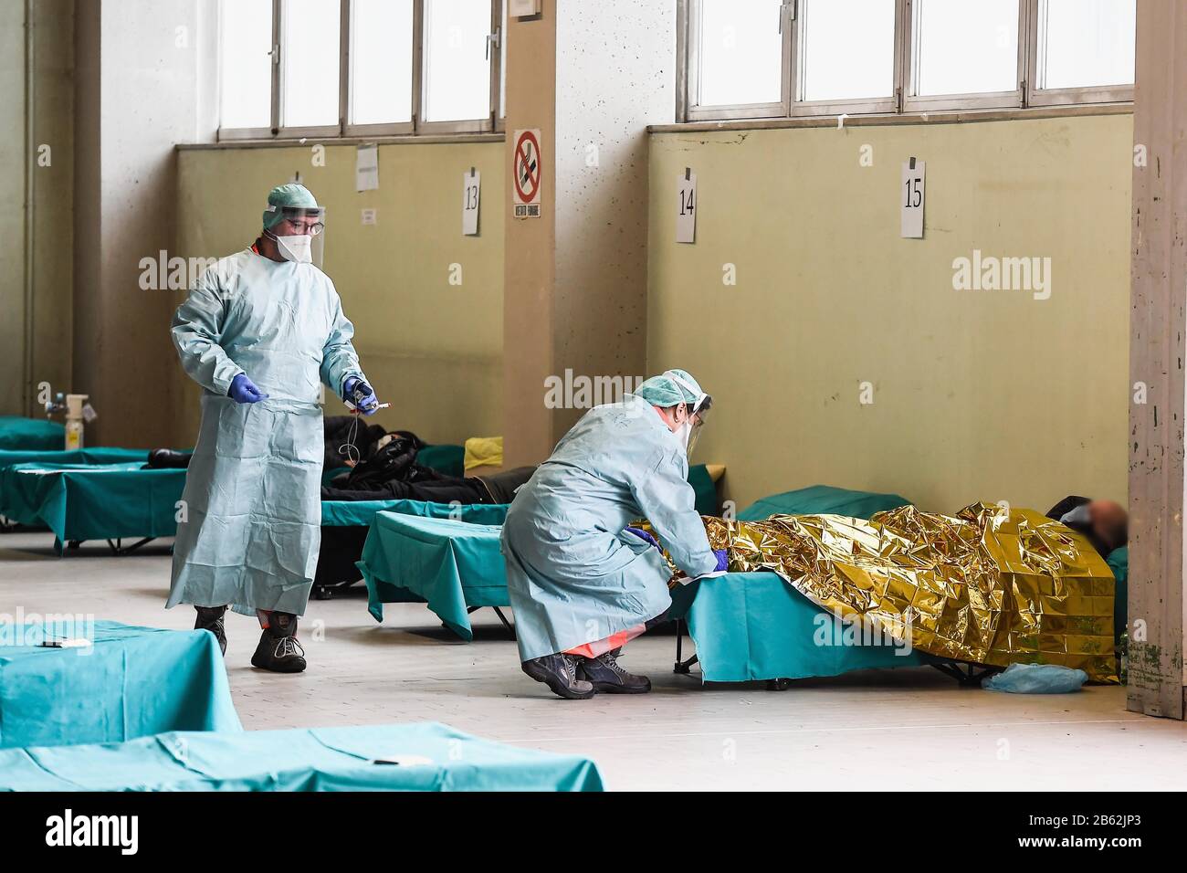 Italie, région de Lombardie, Brescia, 9 mars 2020 : épidémie du virus Covid-19. Urgence Du Coronavirus. Dans la photo ceckpoint et le point de triage à Civile H Banque D'Images