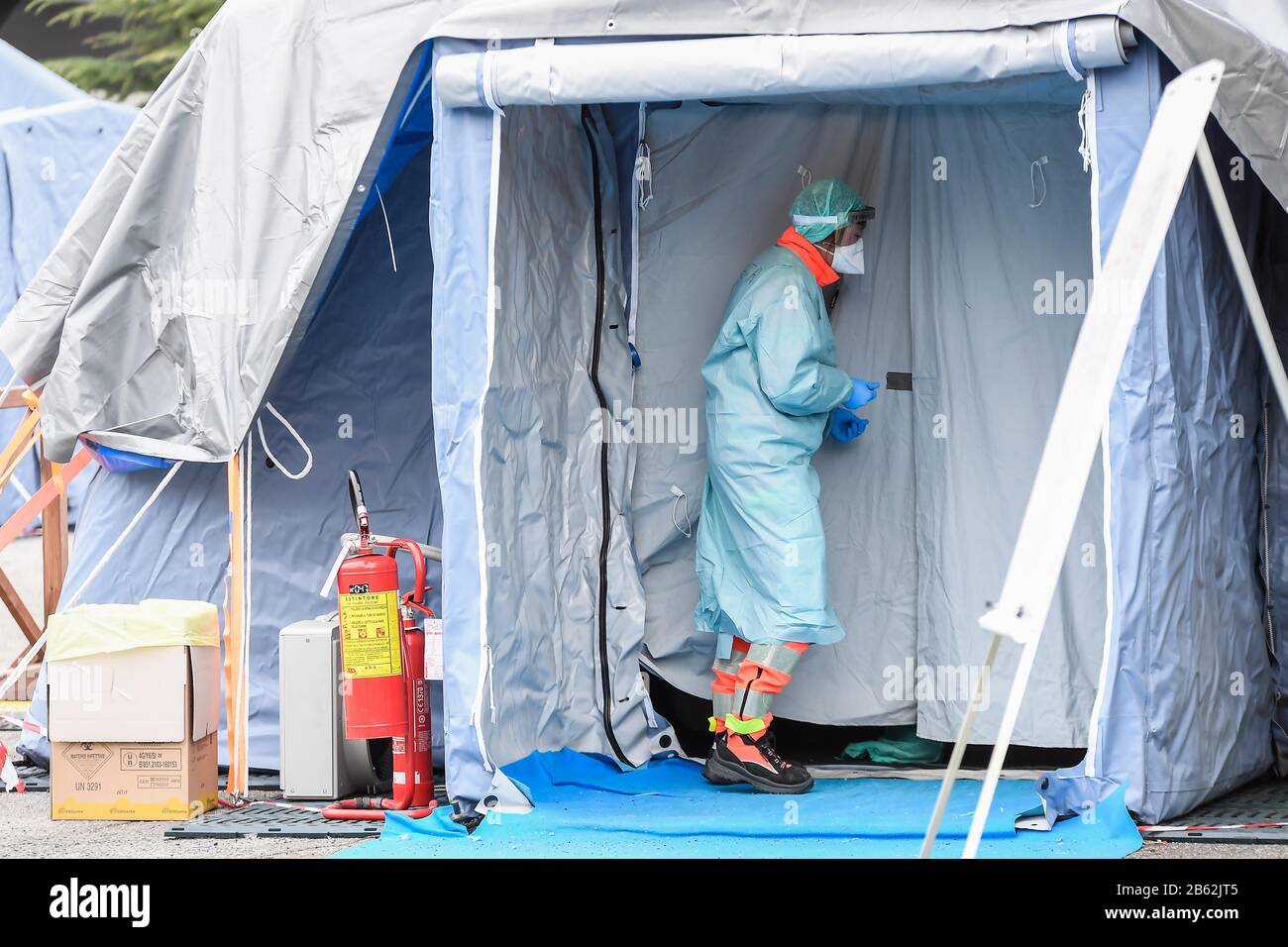 Italie, région de Lombardie, Brescia, 9 mars 2020 : épidémie du virus Covid-19. Urgence Du Coronavirus. Dans la photo ceckpoint et le point de triage à Civile H Banque D'Images
