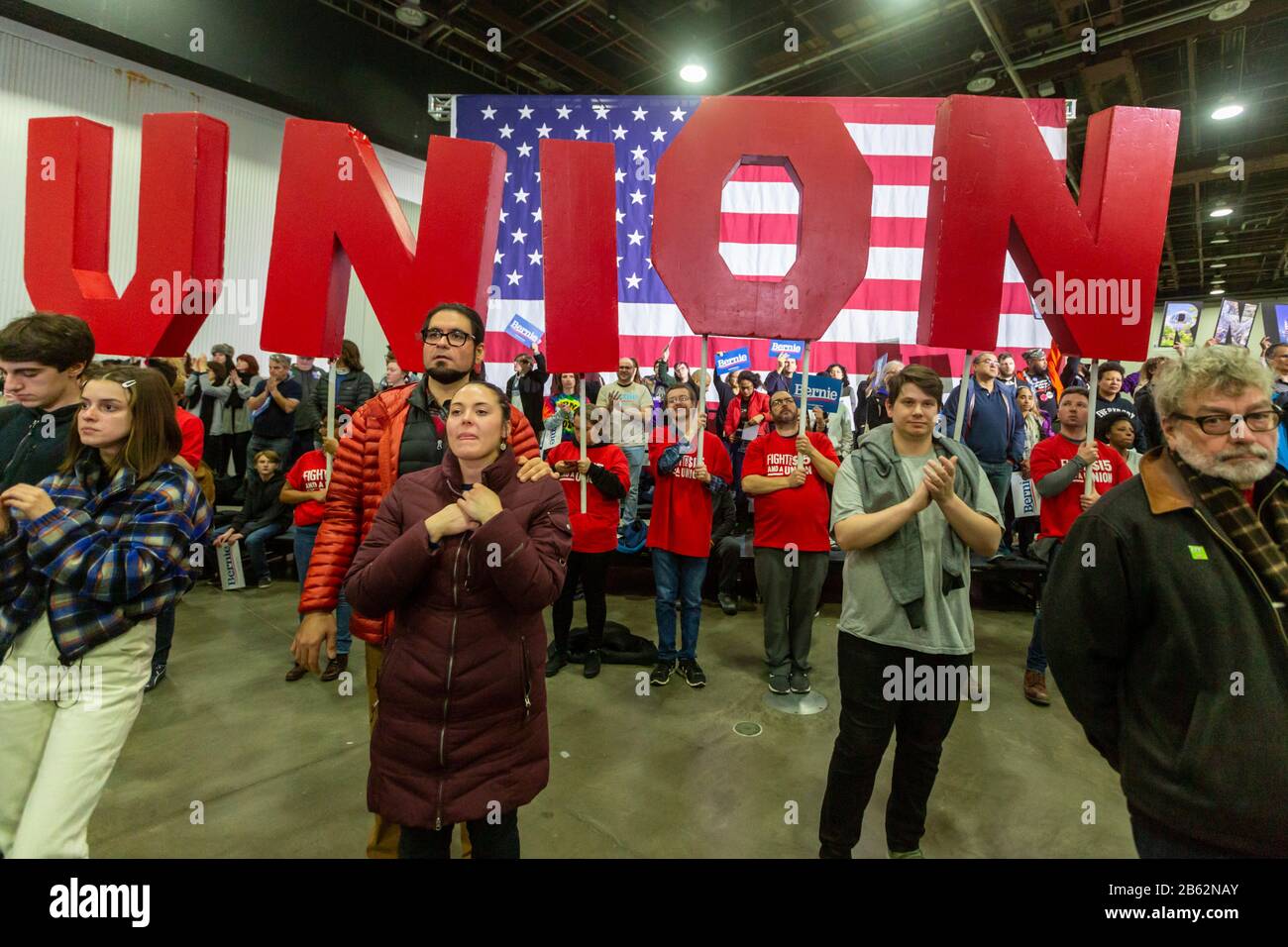 Detroit, Michigan - un signe syndical lors d'un rassemblement de campagne présidentielle de Bernie Sanders dans le centre-ville de Detroit. Banque D'Images