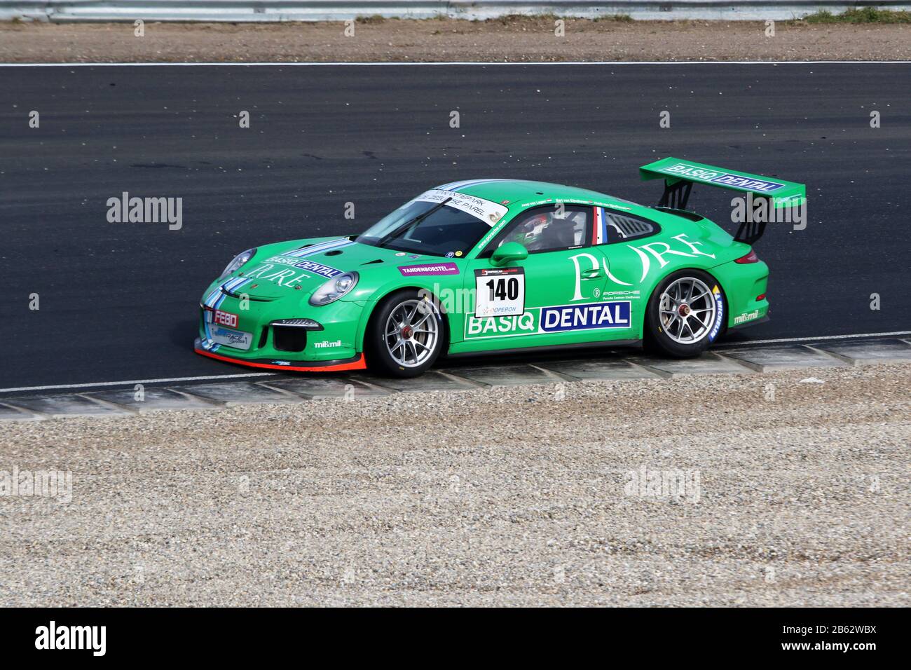 Porsche 991 verte en action lors de la finale du championnat d'hiver, La dernière course d'endurance 4. Sur la piste de course renouvelée de Zandvoort, Banque D'Images