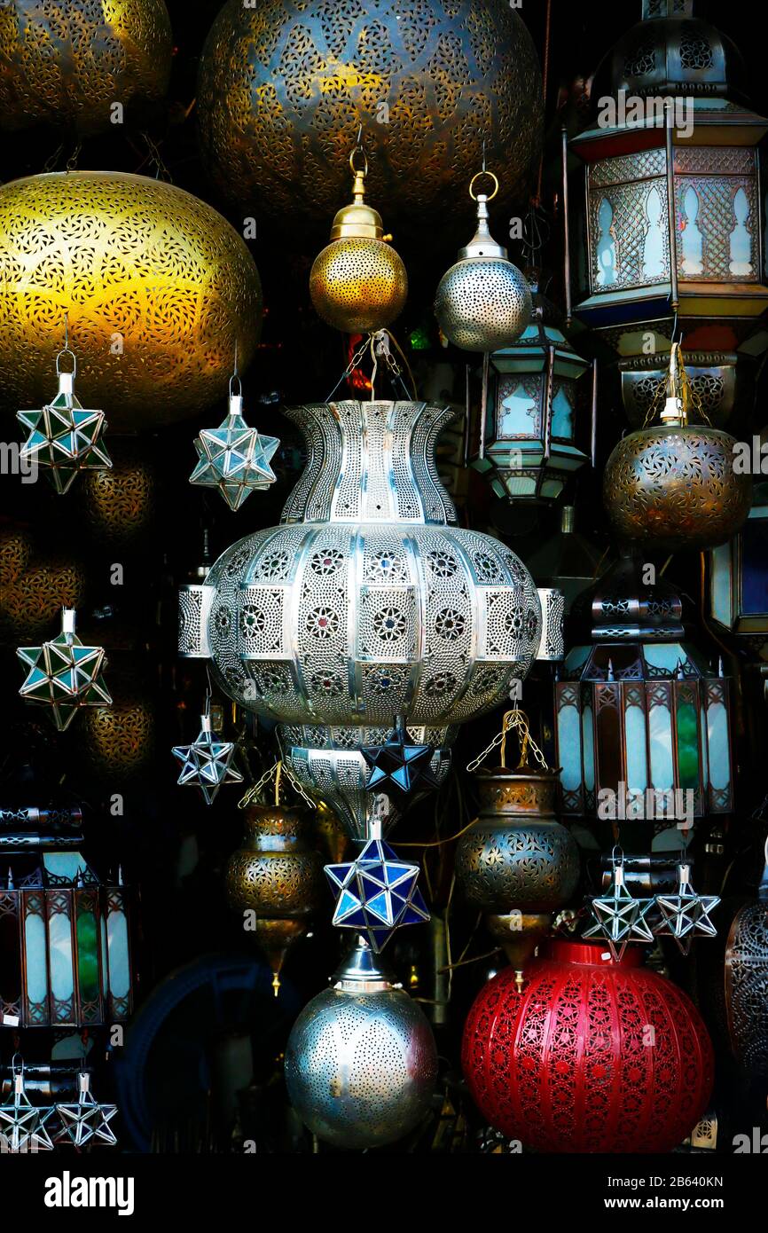 Metal lantern marrakech Banque de photographies et d'images à haute  résolution - Alamy