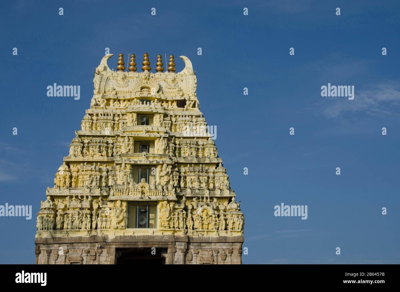 Entrée le Gopuram du Temple Chennakeshava est un temple hindou du XIIe siècle dédié au seigneur Vishnu, Belur, Karnataka, Inde Banque D'Images