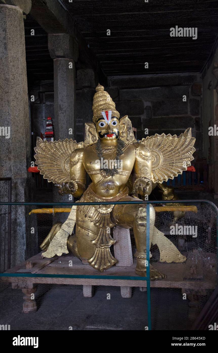 Idole de Garuda, véhicule pour oiseaux de Vishnu, Temple Ranganathaswamy, Srirangapatna, Karnataka, Inde Banque D'Images
