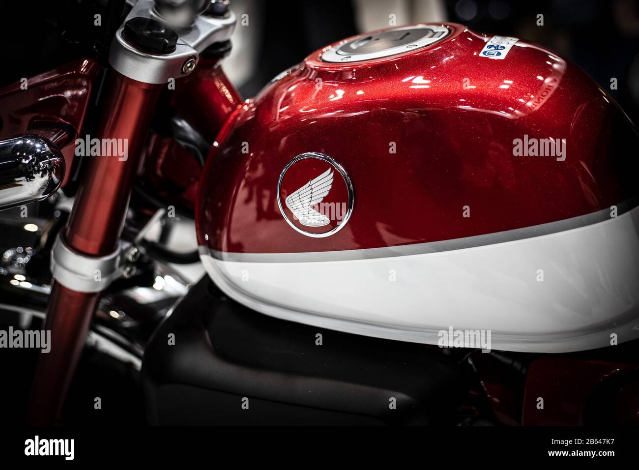 Détail du logo de la moto. Gros plan sur le logo du singe Honda. Banque D'Images Détail du logo de la moto. Gros plan sur le logo du singe Honda. Banque D'Images