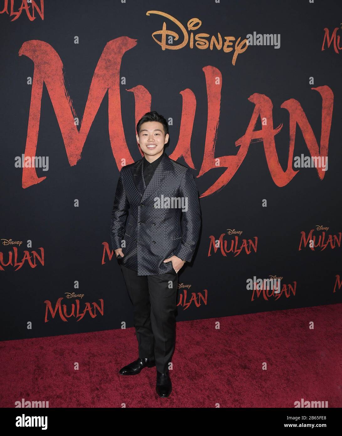 Los Angeles, États-Unis. 9 mars 2020. Jun Yu arrive à la première mondiale MULAN de Disney tenue au Dolby Theatre à Hollywood, CA le lundi 9 mars 2020. (Photo De Athanlee B. Mirador/Sipa Usa) Crédit: Sipa Usa/Alay Live News Banque D'Images