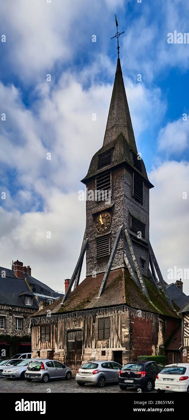 France, Calvados , Basse-Normandie, l'un des principaux sites d'Honfleur, l'église Sainte-Catherine est la plus grande église française construite en bois du clocher séparé.rencontre au XVe siècle, Banque D'Images