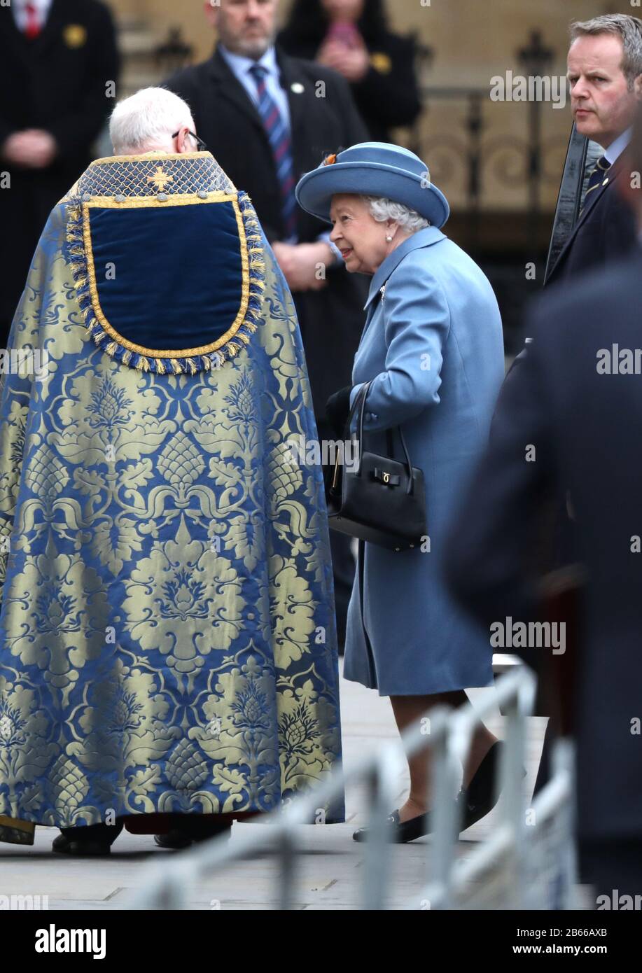 La reine Elizabeth II Le Service Du Commonwealth À L'Abbaye De Westminster AujourD'Hui, Assisté Par La Reine Elizabeth Ii, Le Prince Charles Le Prince De Galles, Camilla La Duchesse De Cornwall, Le Prince William Le Duc De Cambridge, Catherine La Duchesse De Cambridge, Le Prince Harry Le Duc De Sussex, Meghan Markle La Duchesse De Sussex, Prince Edward le comte de Wessex, Sophie La comtesse de Wessex, ainsi que des chefs de gouvernement et des représentants des pays du Commonwealth. Commonwealth Service, Westminster Abbey, Londres, 9 Mars 2020. Banque D'Images