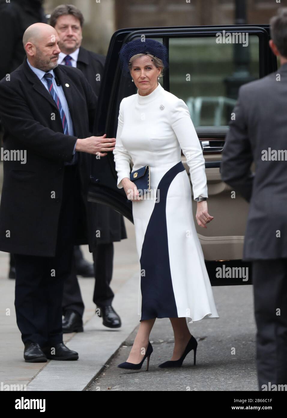 Sophie La Comtesse De Wessex. Le Service Du Commonwealth À L'Abbaye De Westminster AujourD'Hui, Assisté Par La Reine Elizabeth Ii, Le Prince Charles Le Prince De Galles, Camilla La Duchesse De Cornwall, Le Prince William Le Duc De Cambridge, Catherine La Duchesse De Cambridge, Le Prince Harry Le Duc De Sussex, Meghan Markle La Duchesse De Sussex, Prince Edward le comte de Wessex, Sophie La comtesse de Wessex, ainsi que des chefs de gouvernement et des représentants des pays du Commonwealth. Commonwealth Service, Westminster Abbey, Londres, 9 Mars 2020. Banque D'Images