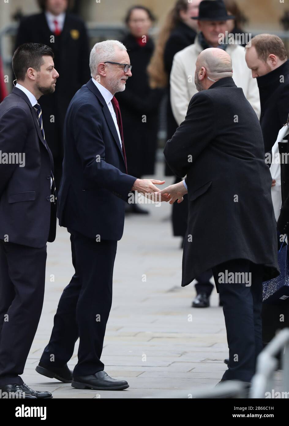 Jeremy Corbyn, chef du Parti travailliste. Le Service Du Commonwealth À L'Abbaye De Westminster AujourD'Hui, Assisté Par La Reine Elizabeth Ii, Le Prince Charles Le Prince De Galles, Camilla La Duchesse De Cornwall, Le Prince William Le Duc De Cambridge, Catherine La Duchesse De Cambridge, Le Prince Harry Le Duc De Sussex, Meghan Markle La Duchesse De Sussex, Prince Edward le comte de Wessex, Sophie La comtesse de Wessex, ainsi que des chefs de gouvernement et des représentants des pays du Commonwealth. Commonwealth Service, Westminster Abbey, Londres, 9 Mars 2020. Banque D'Images