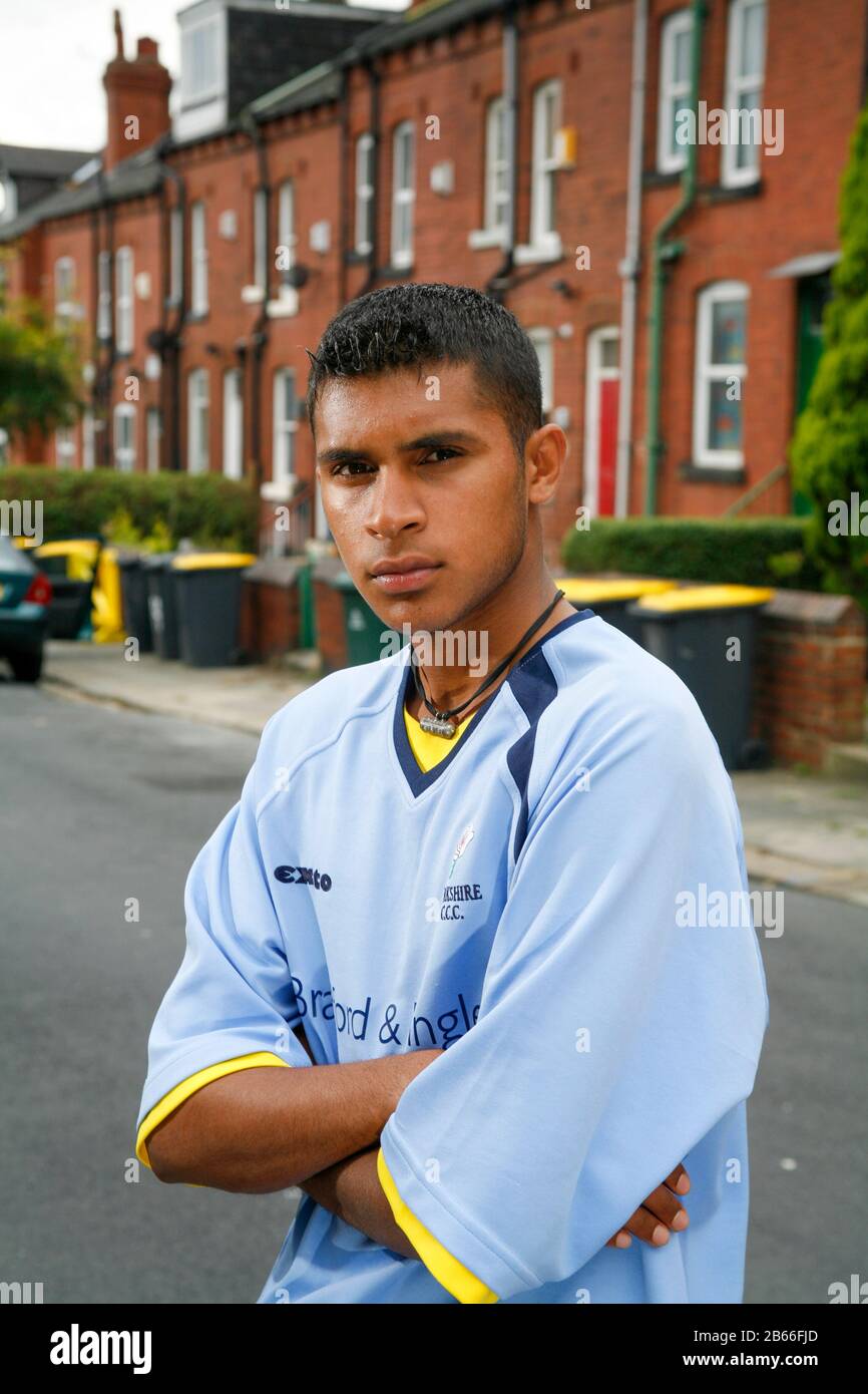 Août 2006 - Adil rashid - Yorkshire et Angleterre Cricketer photographié à Headingley , Leeds , Royaume-Uni Banque D'Images