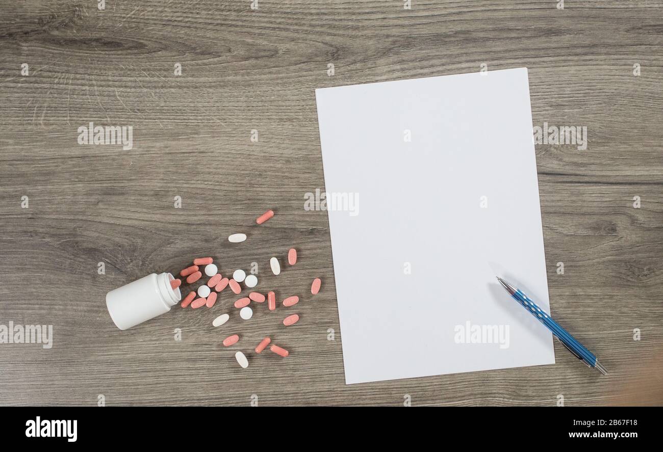 Penser à écrire une lettre de suicide Banque D'Images