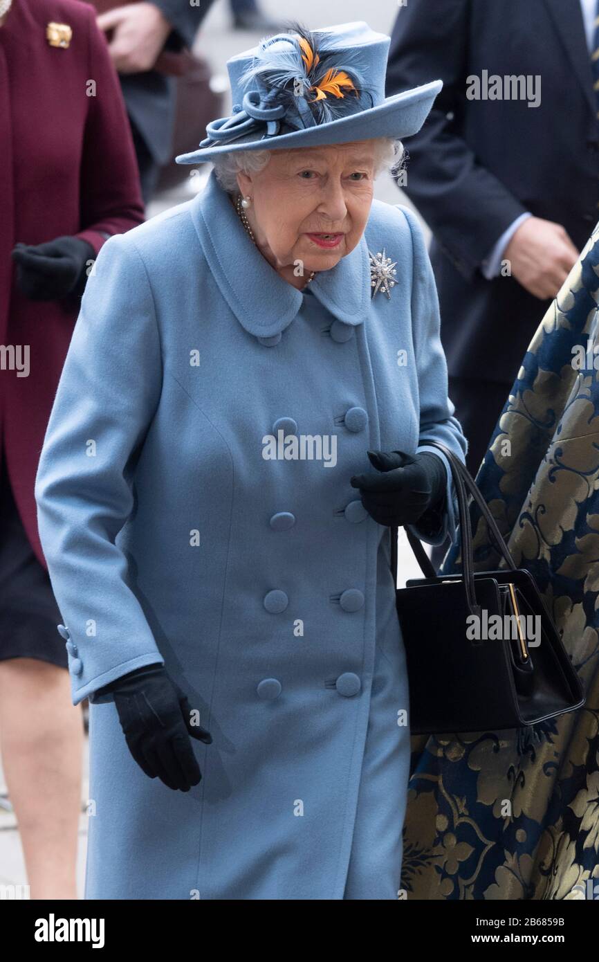 Londres, Grande-Bretagne. 9 mars 2020. La reine britannique Elizabeth II arrive à l'abbaye de Westminster pour assister au service du Commonwealth annuel à l'abbaye de Westminster le jour du Commonwealth à Londres, en Grande-Bretagne, le 9 mars 2020. Crédit: Ray Tang/Xinhua/Alay Live News Banque D'Images