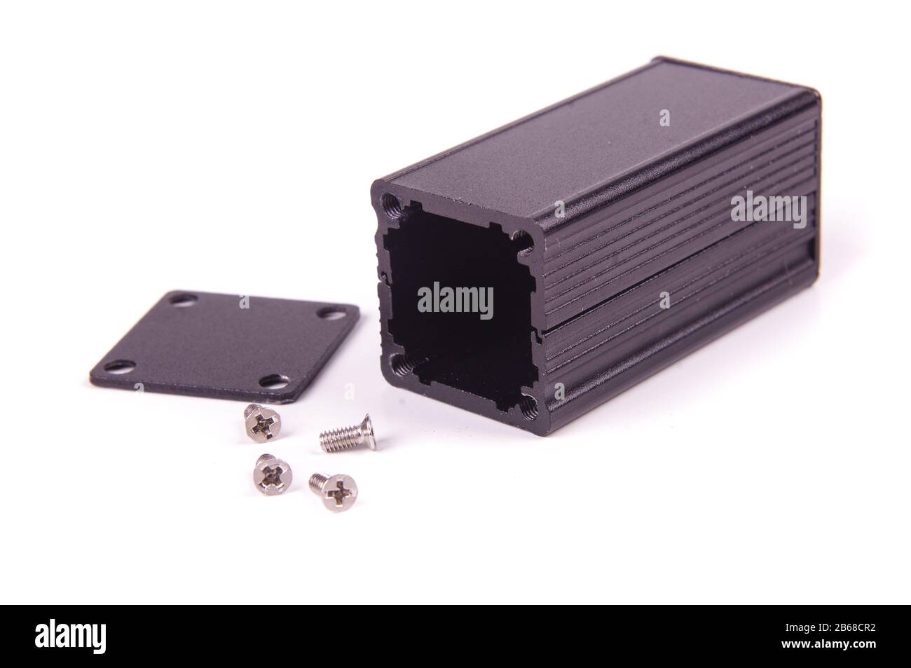 Boîtier en aluminium noir pour les projets électroniques et le blindage de ci Banque D'Images