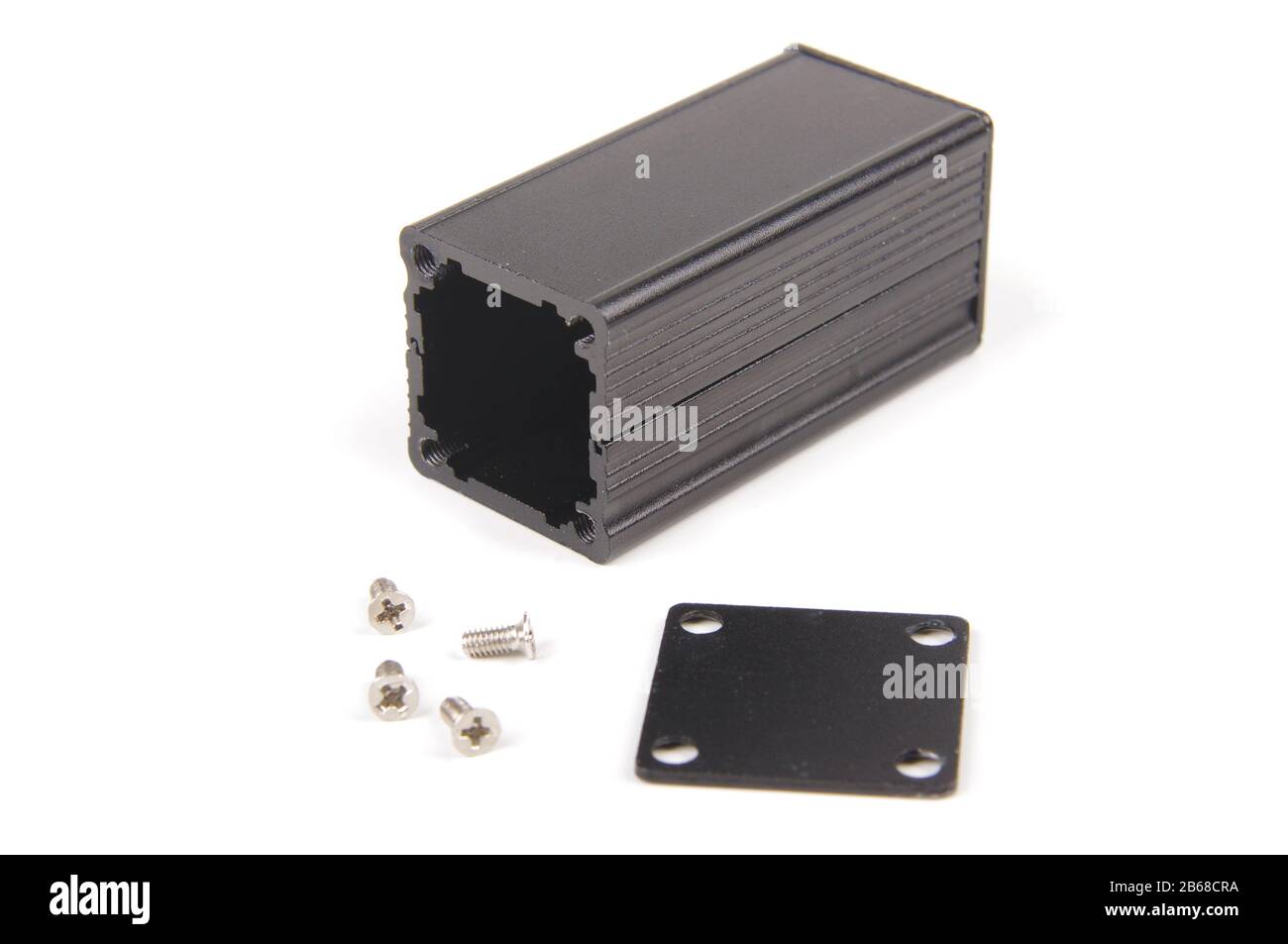 Boîtier en aluminium noir pour les projets électroniques et le blindage de ci Banque D'Images