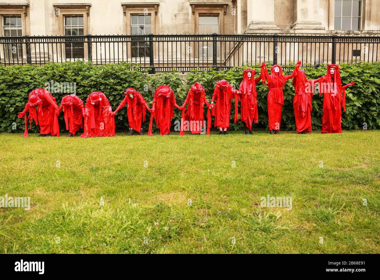 Londres, Royaume-Uni, 11 juin 2019. Brigade Rouge Rebelle, Rébellion De L'Extinction - Manifestation À La Place Trafalgar. Crédit: Waldemar Sikora Banque D'Images