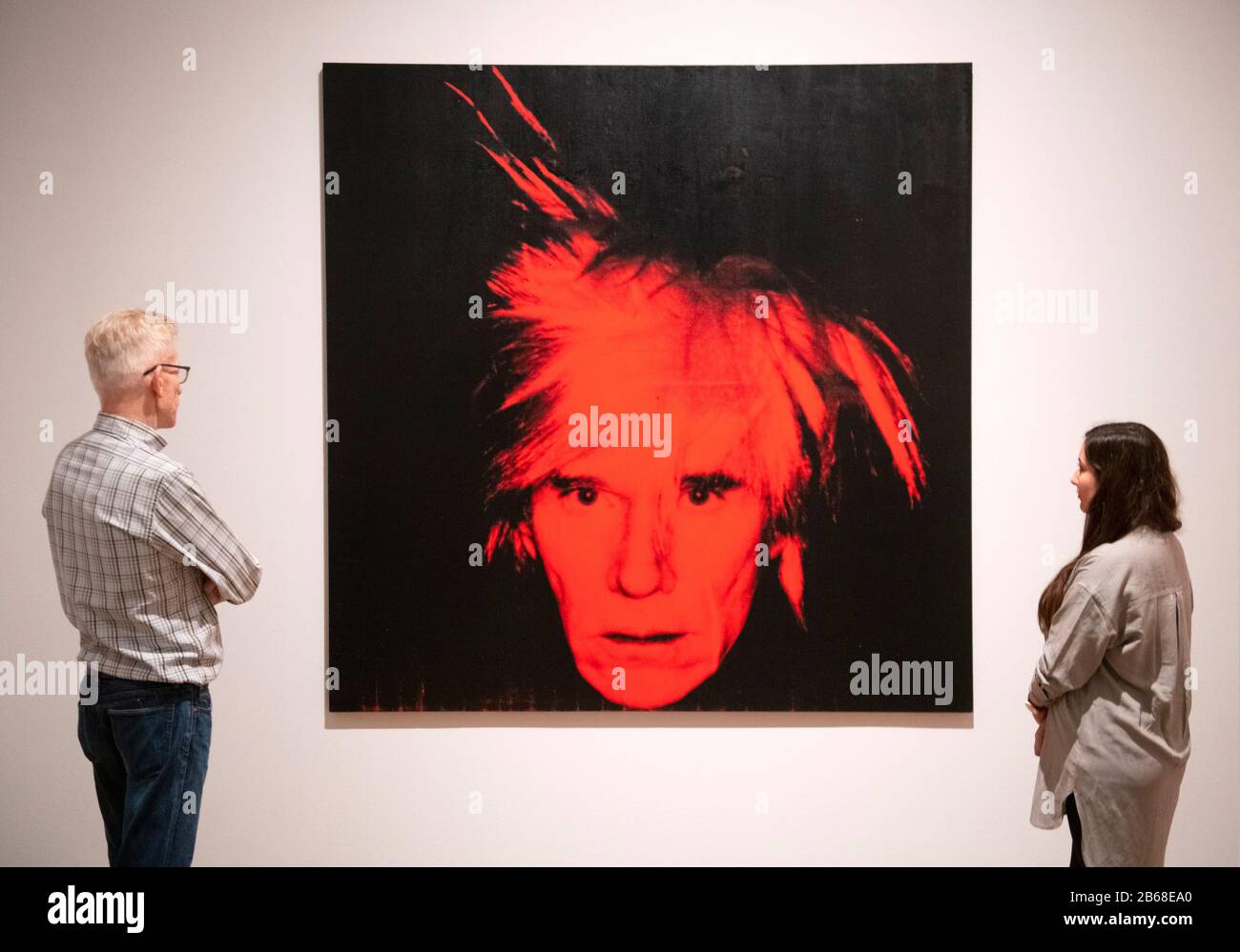 Tate Modern, Londres, Royaume-Uni. 10 mars 2020. Une nouvelle exposition majeure à Tate Modern, la première à la galerie depuis près de 20 ans (du 12 mars au 6 septembre 2020), offre un aperçu rare de la façon dont Warhol et son travail ont marqué une période de transformation culturelle. Crédit : Malcolm Park/Alay Live News. Banque D'Images