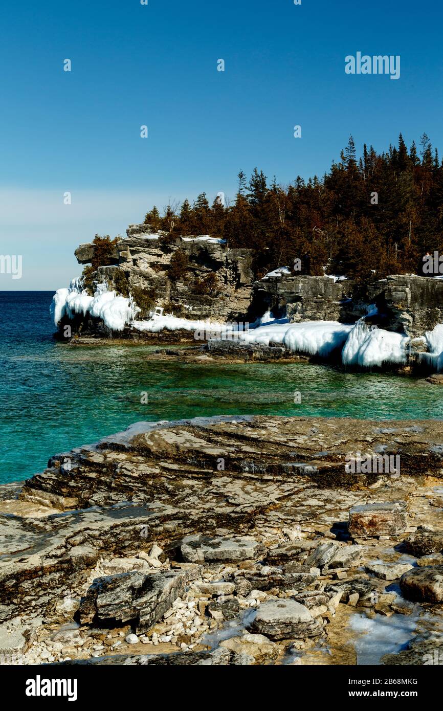 Parc National De La Péninsule-Bruce Baie Georgienne Tobermory Ontario Canada. La Grotte Banque D'Images