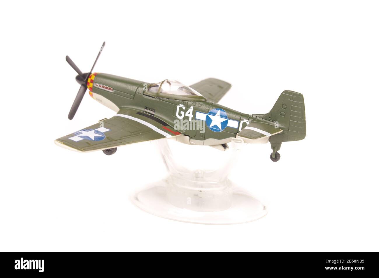 Ancien avion modèle de la seconde Guerre mondiale isolé sur le fond blanc Banque D'Images Ancien avion modèle de la seconde Guerre mondiale isolé sur le fond blanc Banque D'Images