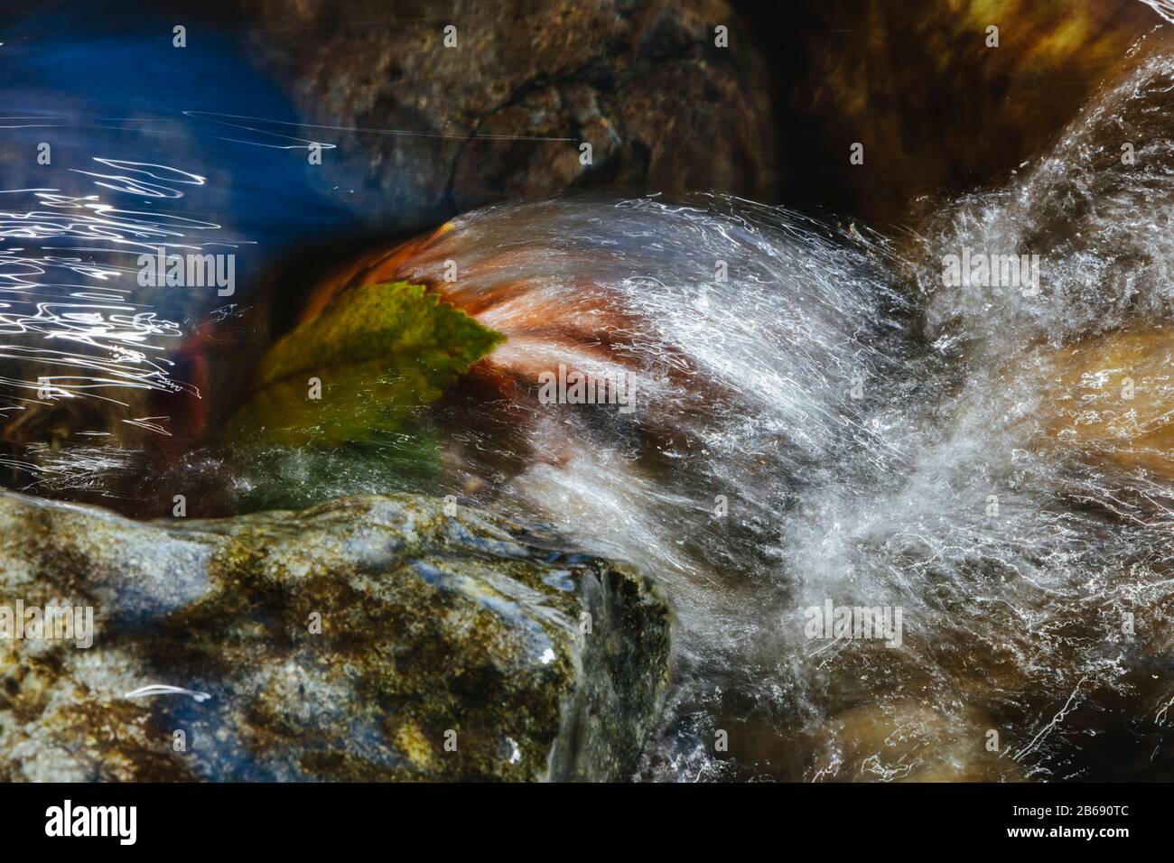 Gros plan sur l'eau de la rivière, rivière North Fork Snoqualmie, près de North Bend, Washington Banque D'Images
