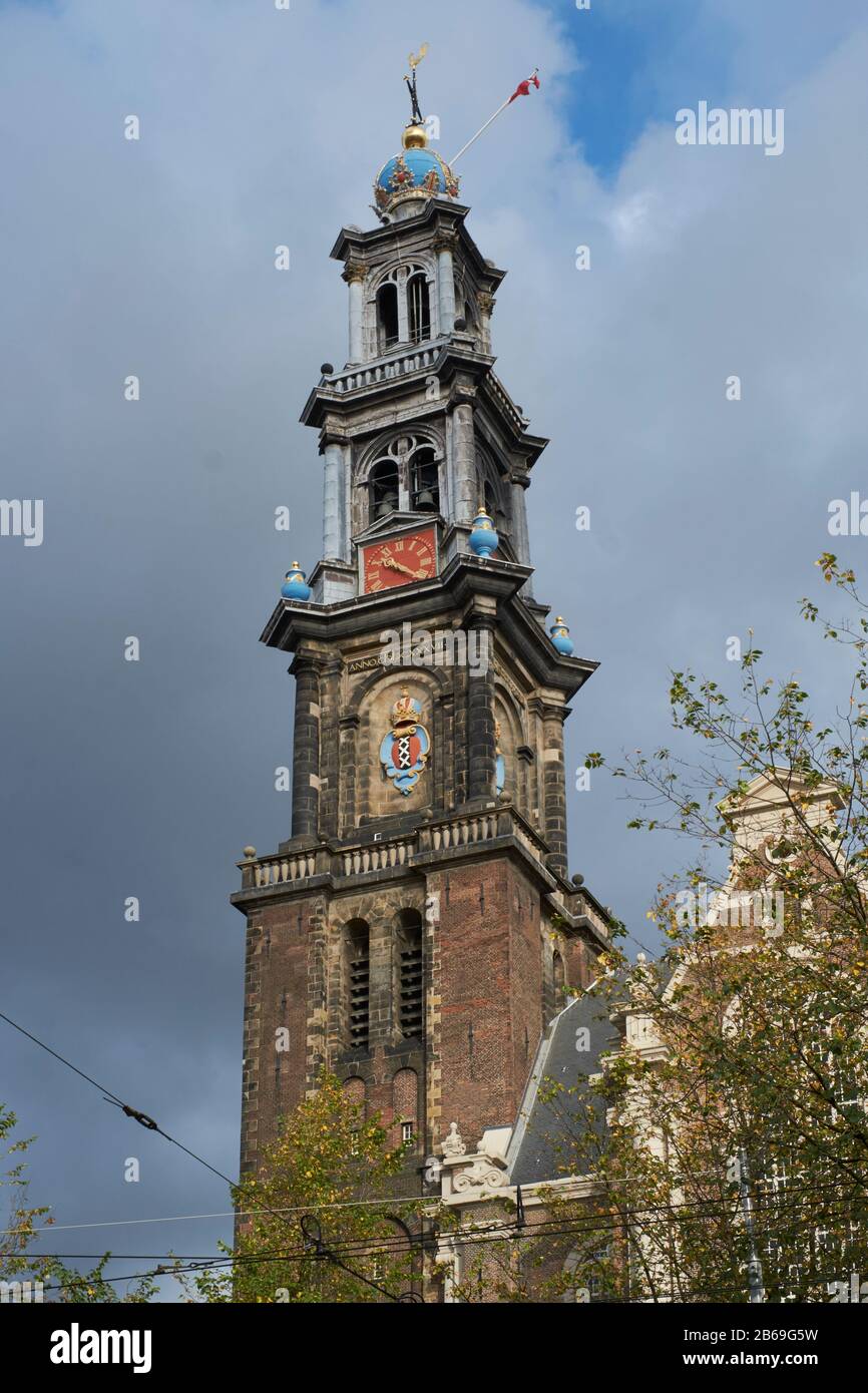 Westerkerk, Amsterdam, Hollande. La tour haute de 85 m de cette église protestante a été construite au coeur du centre de la vieille ville. L'église principale était Bui Banque D'Images