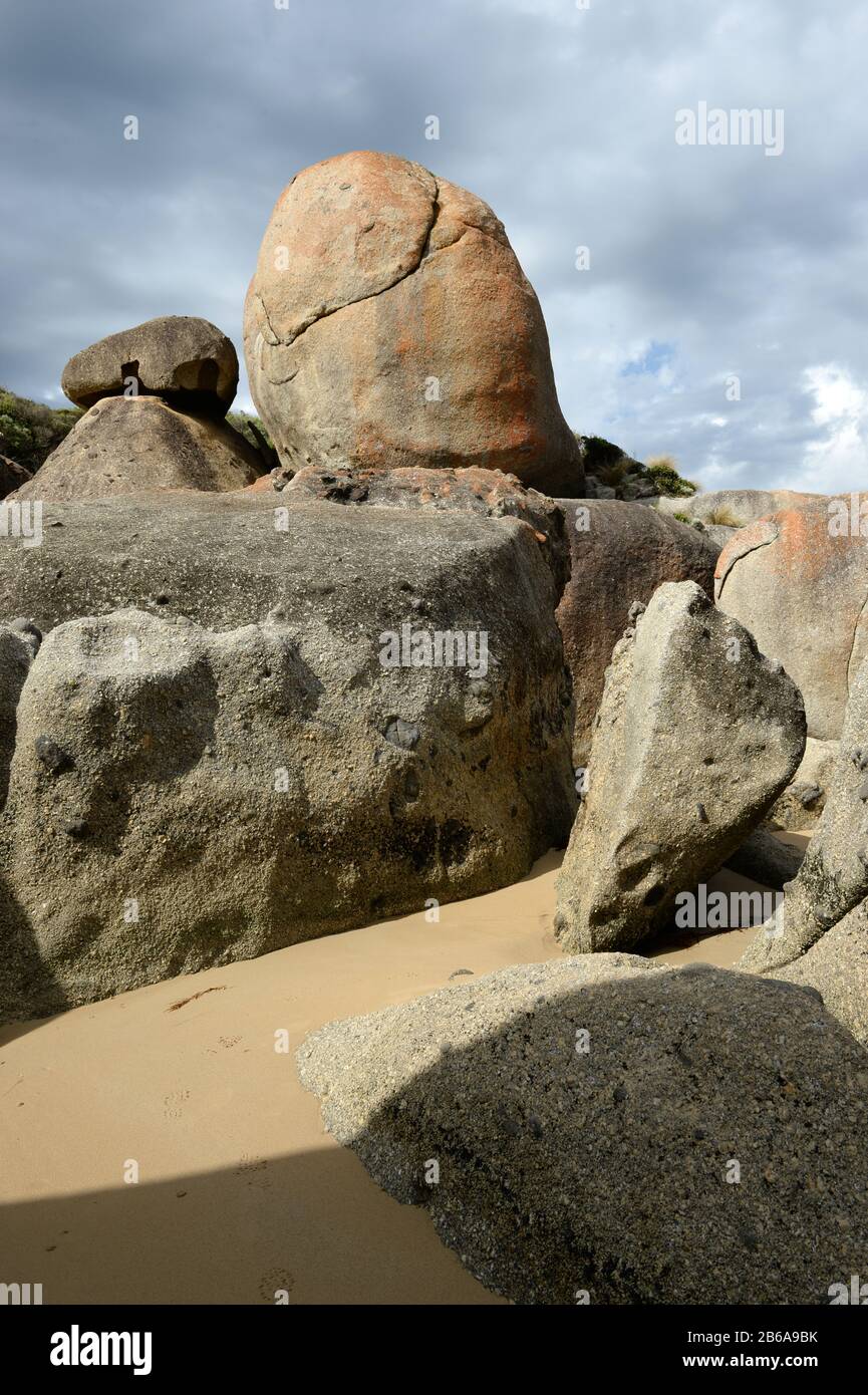 Des rochers massifs de granit ornent la côte comme des sculptures naturelles à Wilsons Prom, Victoria, Australie Banque D'Images