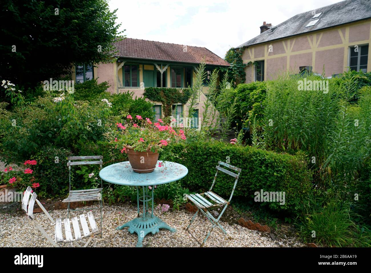 Le jardin de l'Hôtel Baudy dans le village de Giverny.région de Normandie.France Banque D'Images