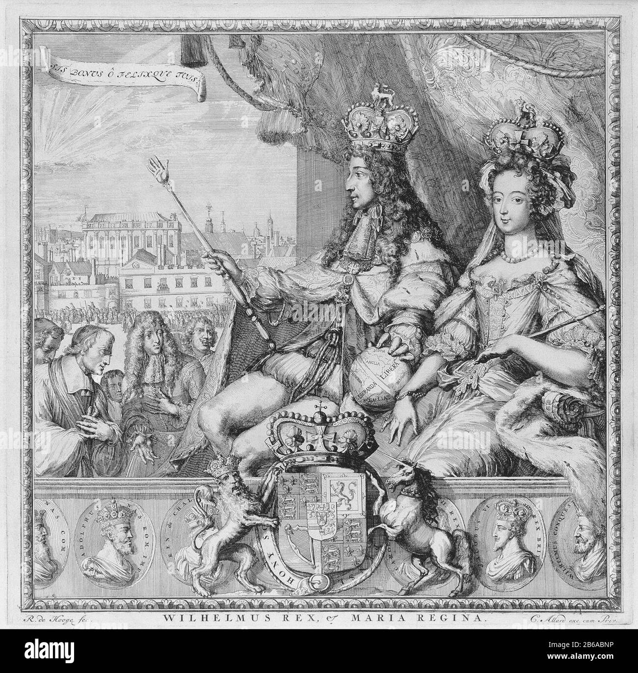 Allégorie du couronnement William et Marie comme roi et reine de Grande-Bretagne, 21 avril 1689. Le couple assis devant un draperie, sceptre en main. A laissé quelques spectateurs en arrière-plan le Palais de Whitehall, Londres. Sous les armoiries de Grande-Bretagne et médaillons avec des portraits de l'ancien Anglais koningen. Fabricant : printmaker: Romeyn de Hooghe propre design: Romeyn de Hooghe Éditeur: Carel Allard (propriété cotée) Lieu de fabrication: Printmaker: Netherlands Éditeur: Amsterdam Date: 1689 Caractéristiques physiques: Matière de gravure: Papier technique: Dimensions de gravure: Bord de plaque: H 385 mm Banque D'Images