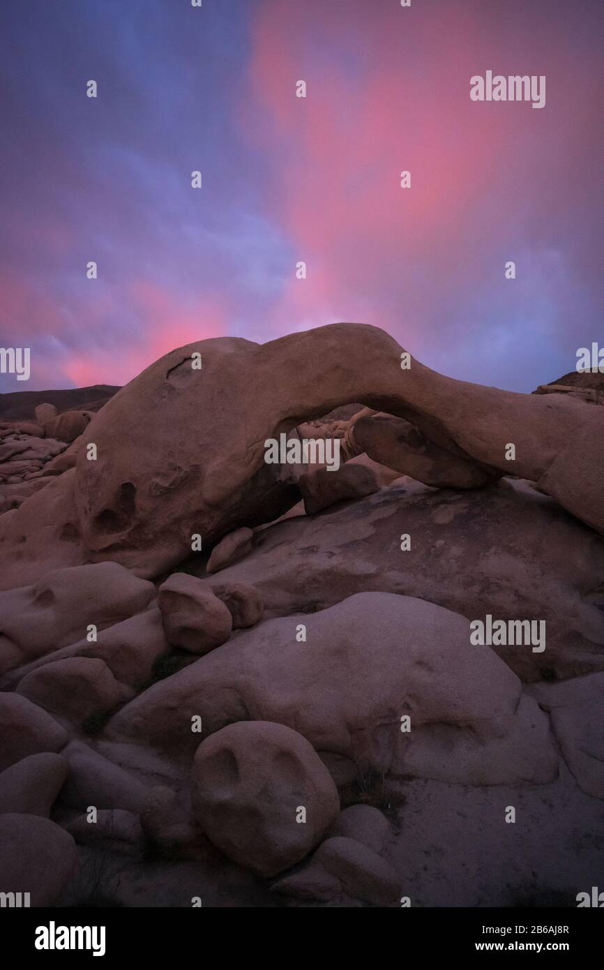 Arch Rock (Parc National Joshua Tree) Banque D'Images