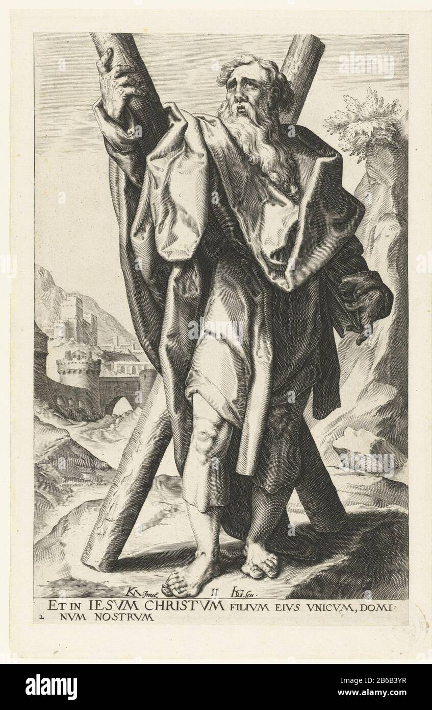L'Apôtre Andreas Et à Iesvm Christvm (titre objet) Christ, les douze Apôtres et Saint Paul (titre de la série) l'apôtre Andrew, debout dans un secteur rocheux près d'une forteresse, un livre, la droite au crossbar dans la main gauche la Croix de Saint-André penchant contre son dos. Parmi les deux lignes de texte latin. Ce tirage fait partie d'une série de 14 images, chacune composée d'une image aux pieds d'un apôtre, Christ ou Paul, avec des attributs typiques et une légende à Latijn. Fabricant : Print Maker: Jacob The Gheyn (II) (objet) conçu par Karel van Mander (I) (bâtiment classé) Banque D'Images